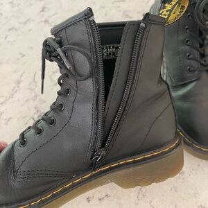 Kid Air Wair Doc Marten